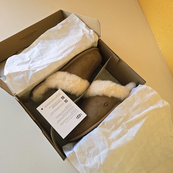 UGG Women's Scuffette II Soft & Cozy Slippers Chestnut, Style # W/1106872 Size 9 - Picture 11 of 12